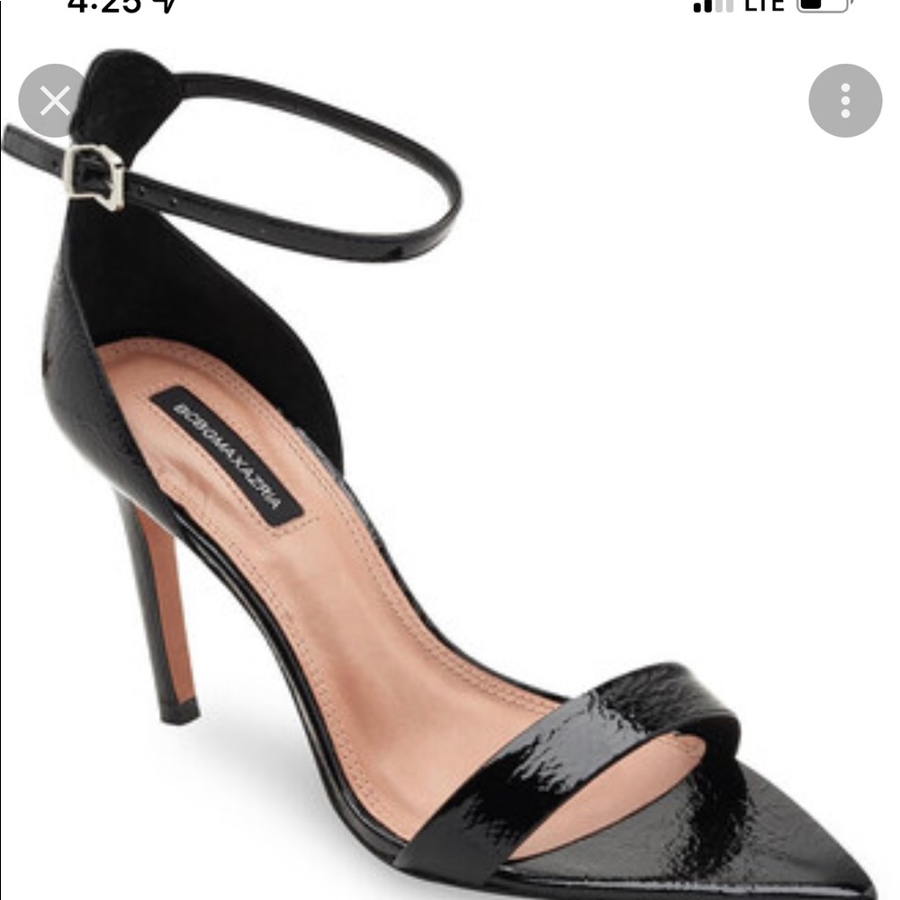 BCBG Black leather shoe